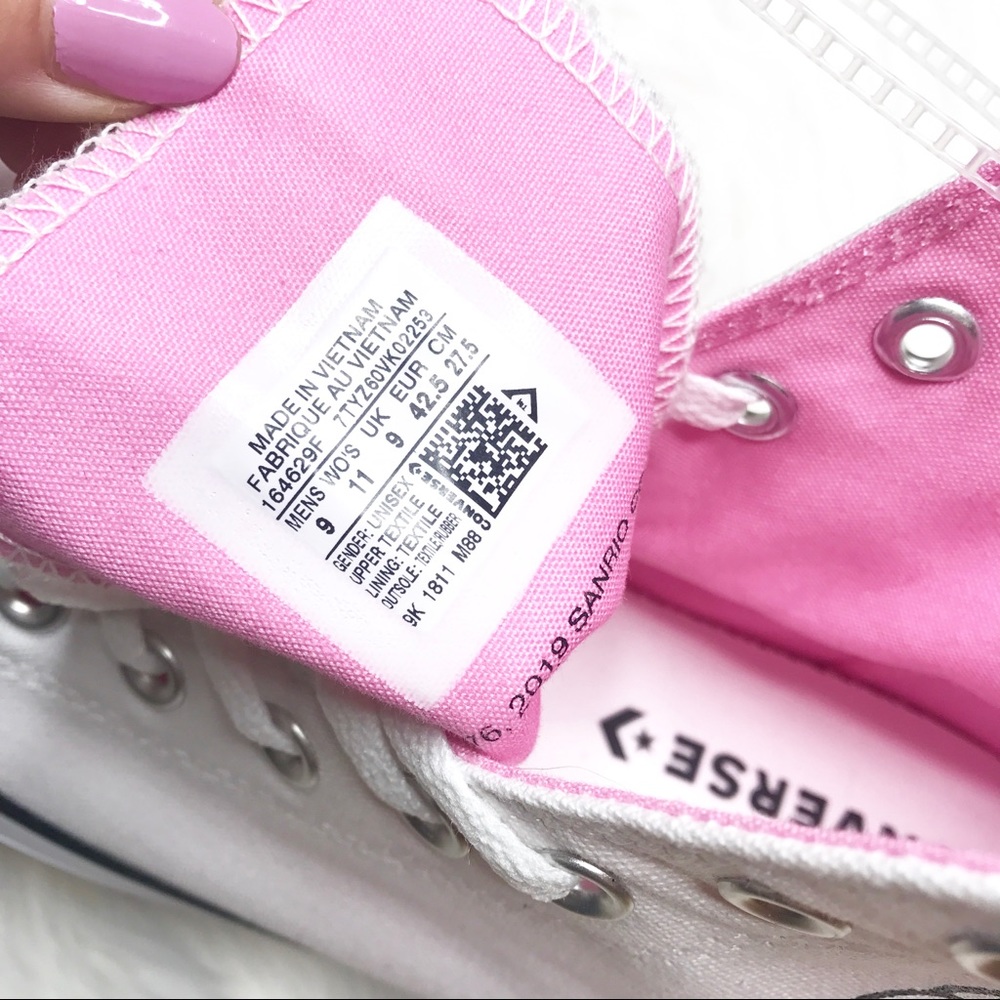SOLD Converse x Hello Kitty Chuck Taylor HiTop - Picture 5 of 8